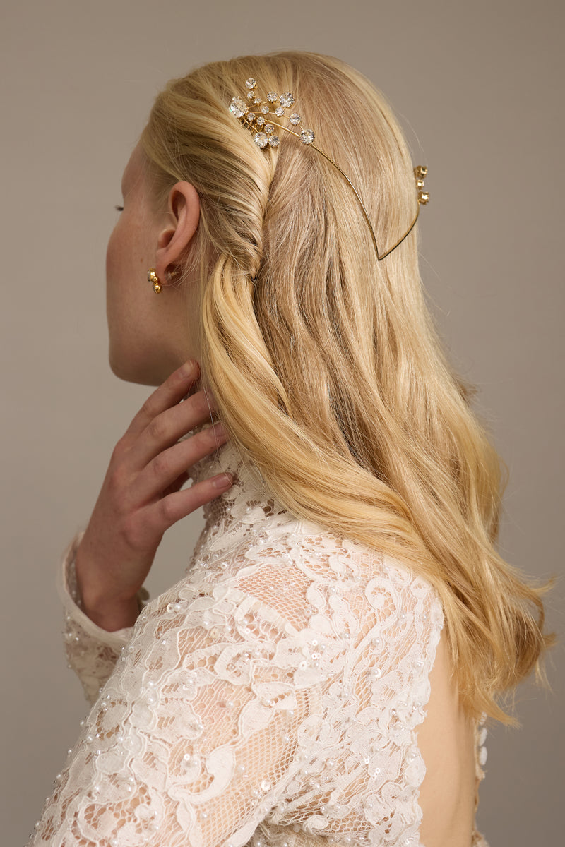 Briar Semi Crystal Vee Halo