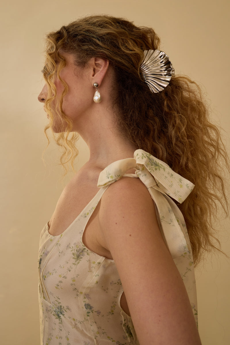 Glossy Shell Claw Clip