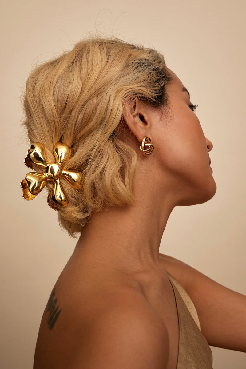 Glossy Daisy Claw Clip