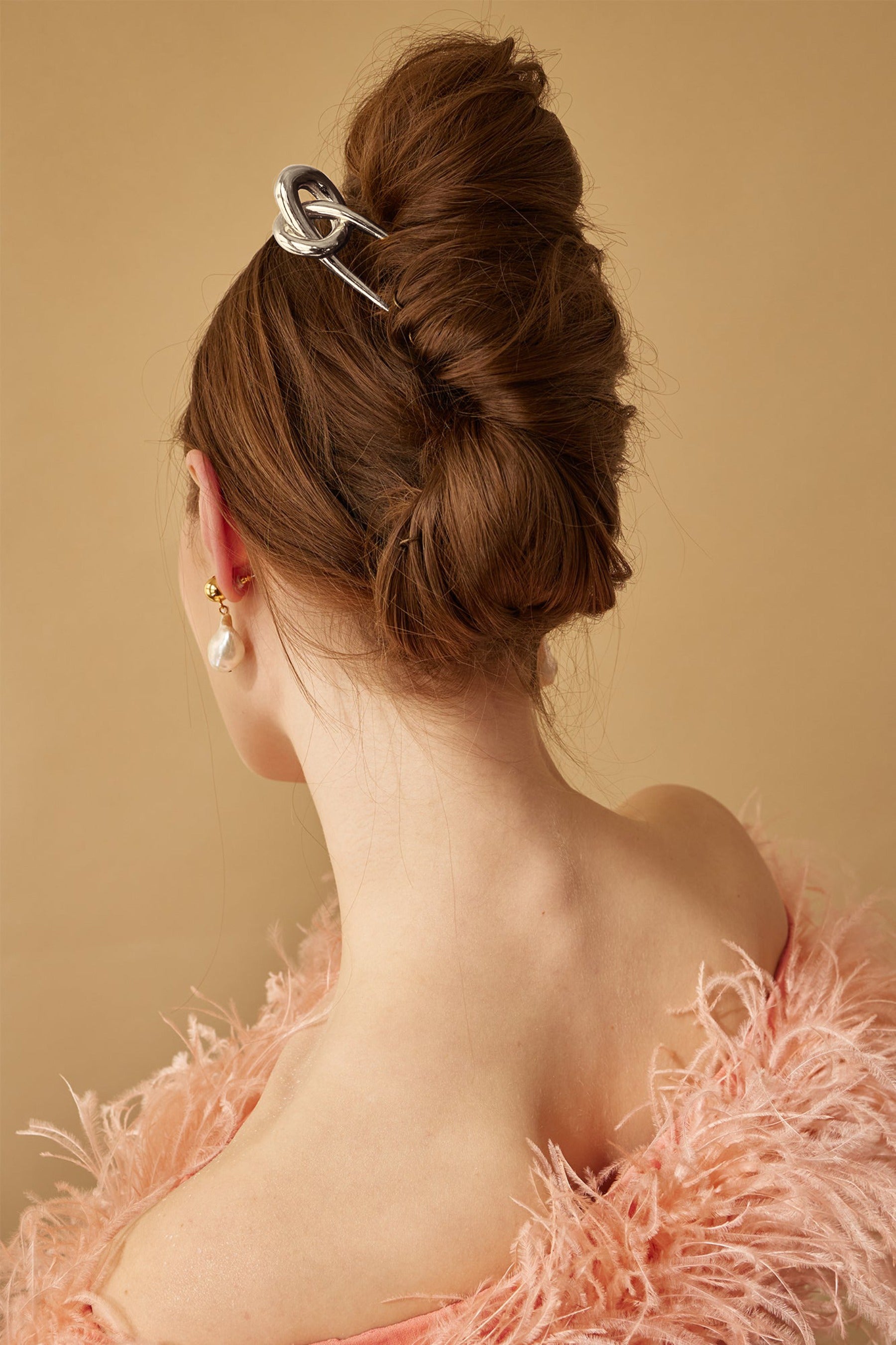 Glossy Knot French Pin