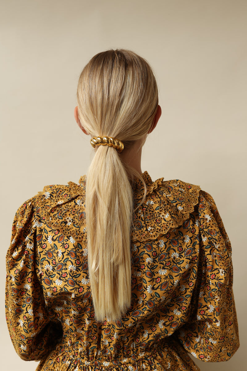 Glossy Twist Pony Cuff