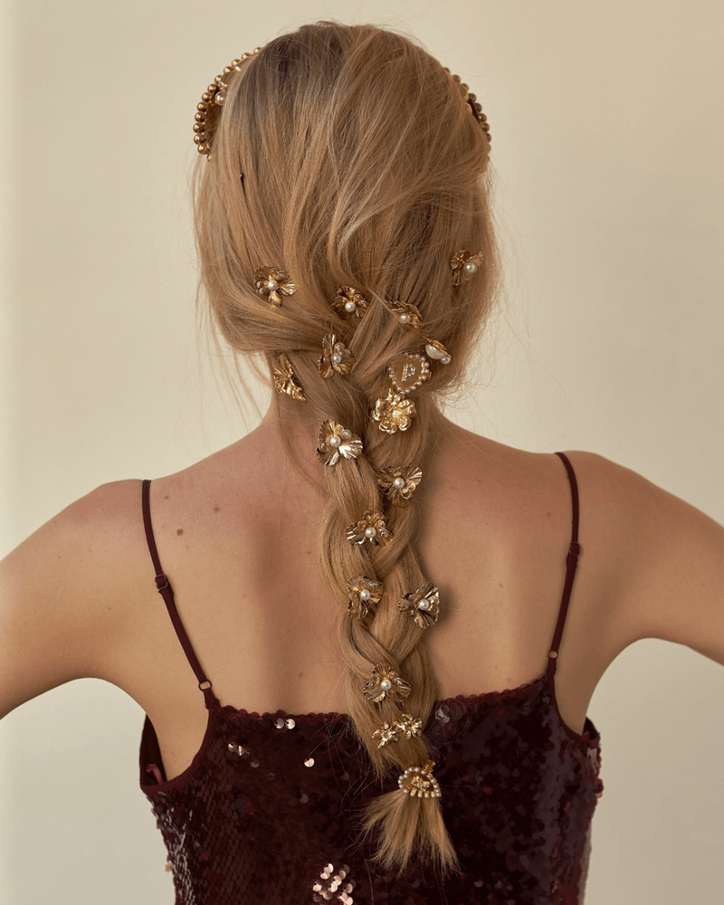 Love Actually Pearl Gram Clip