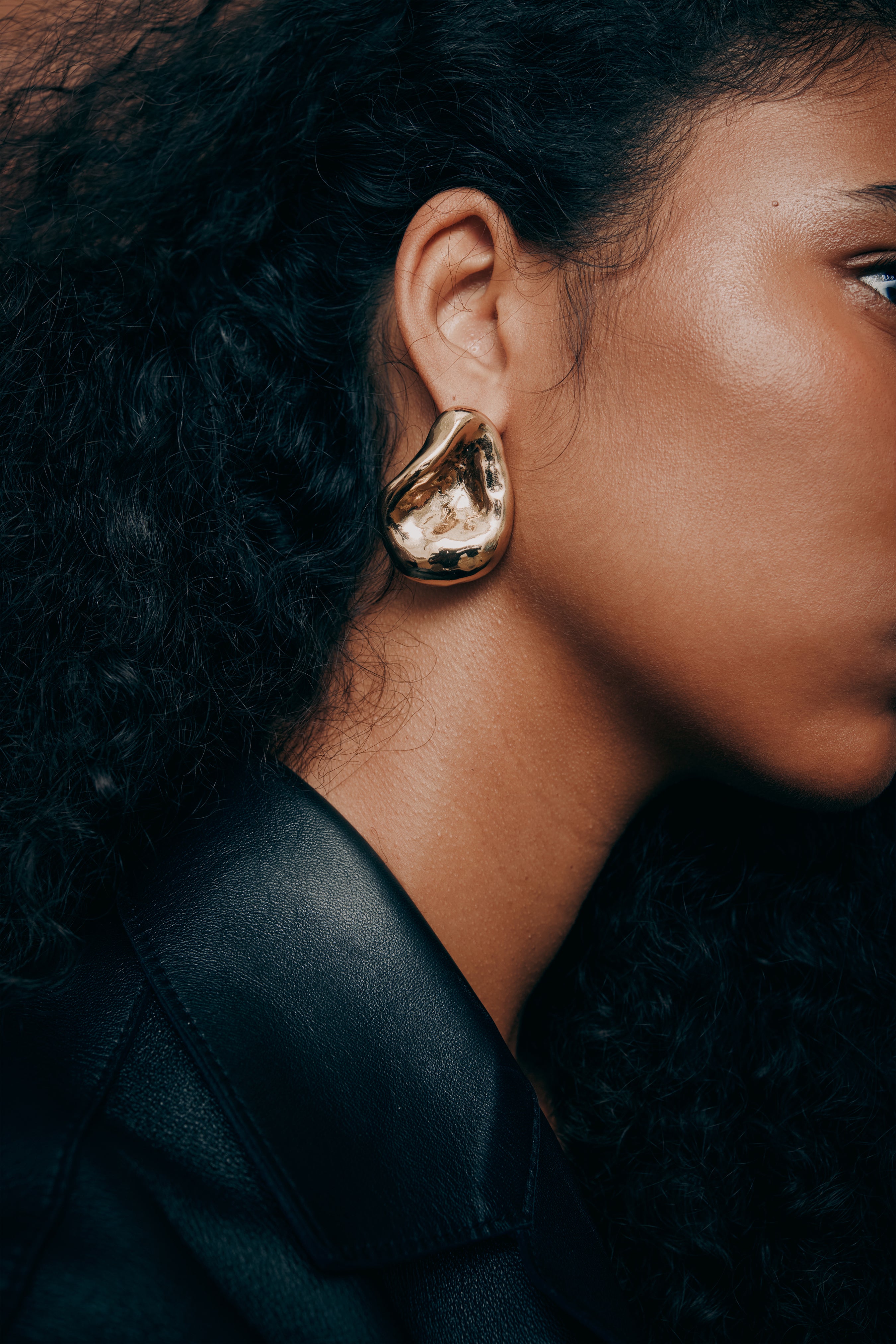 Rue Button Earrings