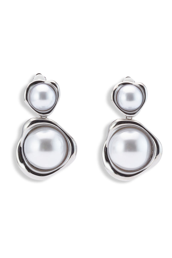 Sloane Pearl Drop Clip On Earrings