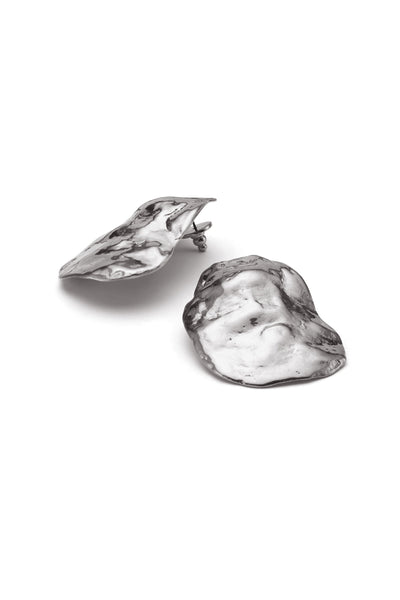 h*〉様 新品　love ear art　パンダ個展 　チャコールグレー　メッシ Hera Hammered Earrings