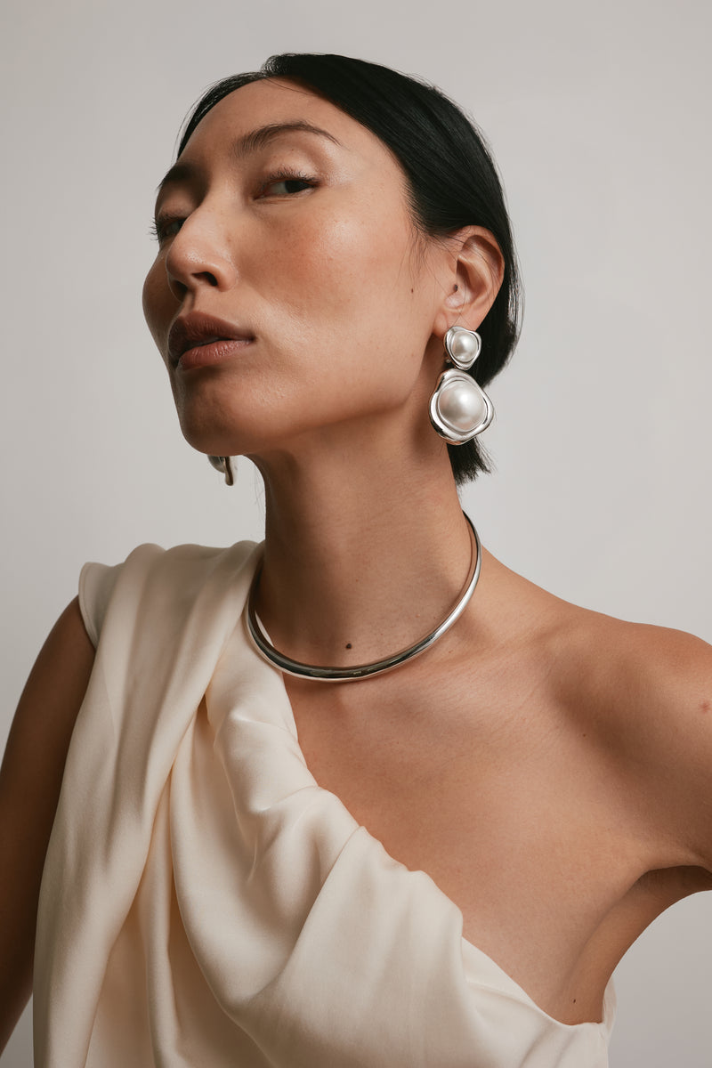 Sloane Pearl Drop Clip On Earrings