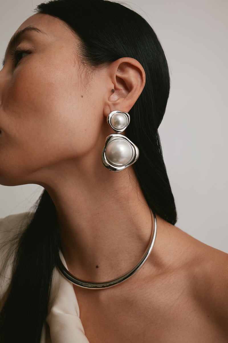 Sloane Pearl Drop Clip On Earrings