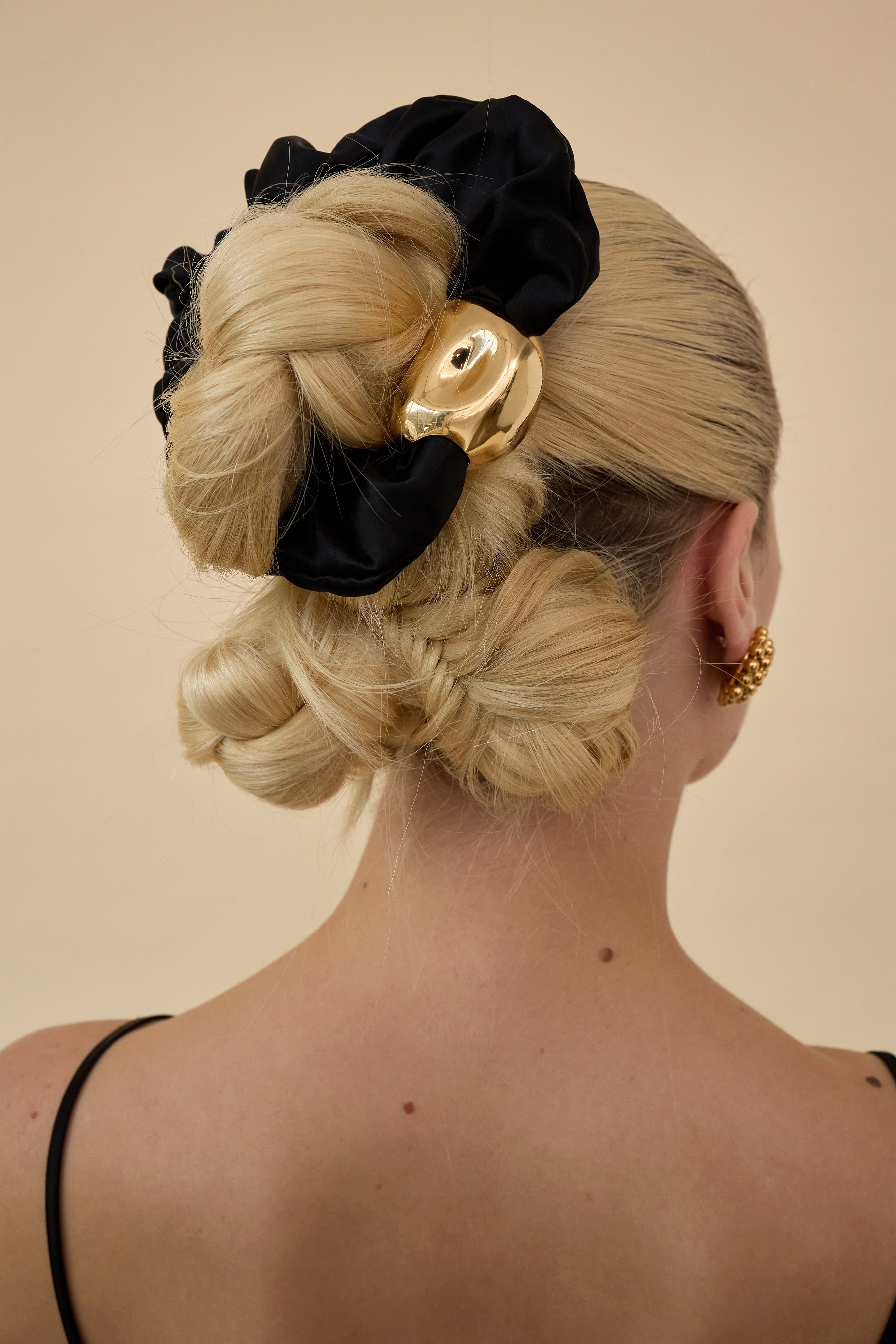 Inara Pendant Oversized Scrunchie