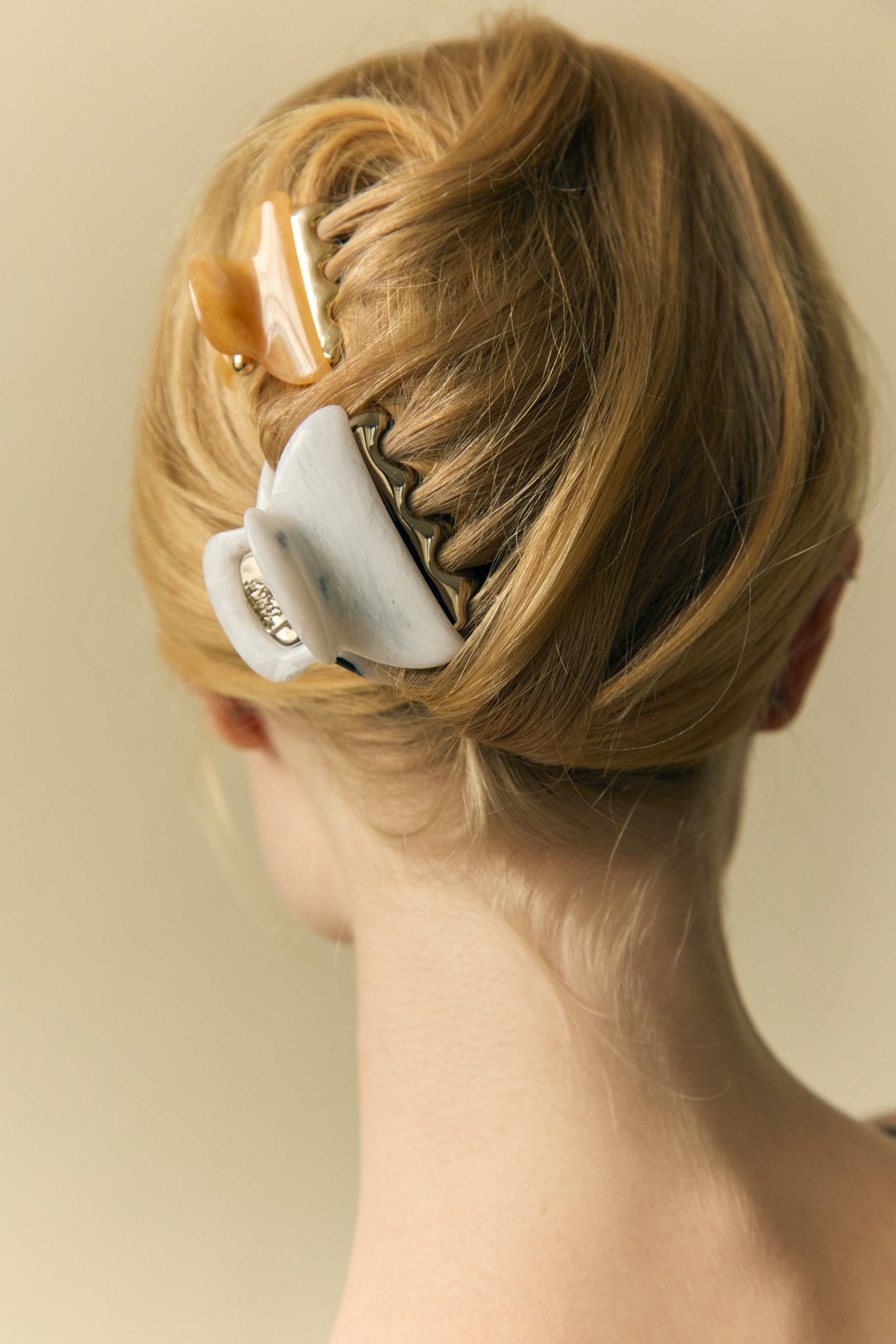 美品✨Colette Malouf LELET NY パールヘアクリップ 美品✨Colette Malouf LELET NY パールヘアクリップ Colette Claw Clip