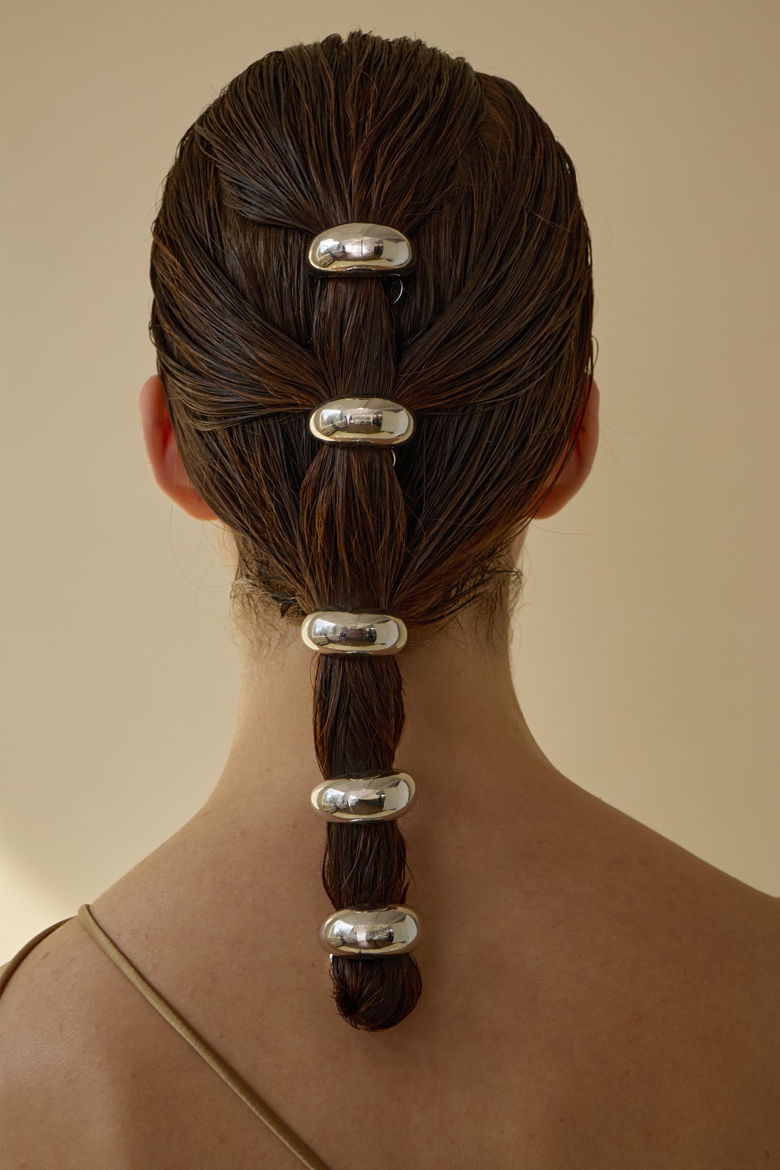 THBT Lucite Dome Pony Cuff  RED Lucite Dome Pony Cuff | THE HAIR BAR TOKYO